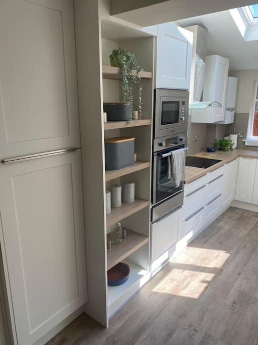Hordle Beautiful 3 Bed Home In The Heart Of New Forest מראה חיצוני תמונה